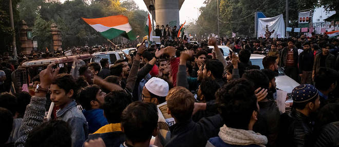 Les manifestants s'opposent a la nouvelle legislation passee par le gouvernement nationaliste hindou. 
