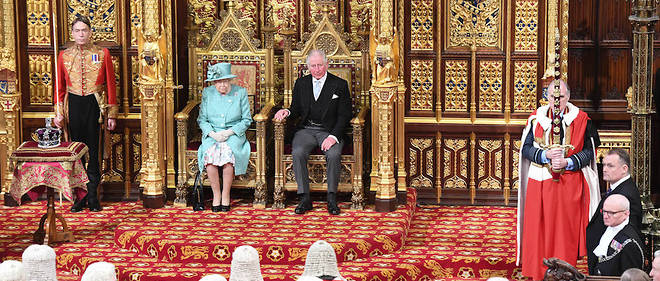 Elizabeth II et le prince Charles lors du discours du Trone, le 19 decembre 2019. 
