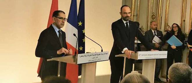 Le Premier ministre marocain Saadeddine El Othmani et son homologue Edouard Philippe animent une conference de presse apres la Rencontre de haut niveau tenue a Paris le 19 decembre. 
