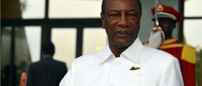 Opposant historique qui connut l'exil et la prison, Alpha Conde a ete le premier president de la Guinee democratiquement elu en 2010. Son avenement a marque l'instauration d'un gouvernement civil apres des decennies de regimes autoritaires et militaires.
