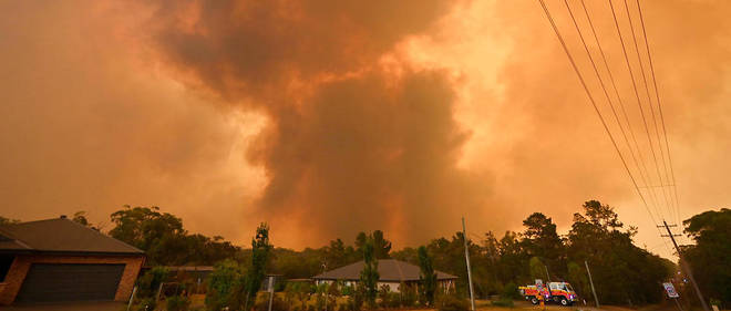 Au sud-ouest de Sydney, la ville de Bargo est touchee par les incendies. 

