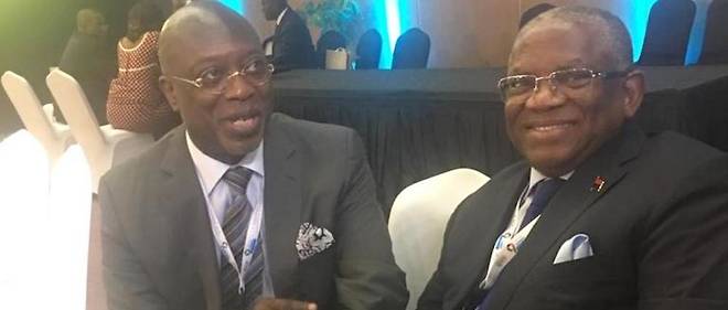 A Nairobi, au 9e sommet des chefs d'Etat et de gouvernement des pays ACP les 9 et 10 decembre derniers, Papa Demba Thiam (a gauche) avec le nouveau secretaire general du groupe des pays ACP, l'Angolais Georges Rebelo Pinto Chikoti.
