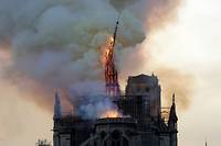 L'incendie de Notre-Dame: &eacute;motion, solidarit&eacute; et pol&eacute;miques