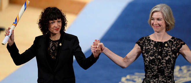 Emmanuelle Charpentier a gauche et  Jennifer Doudna en 2015.
