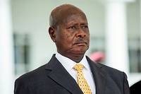Le pr&eacute;sident ougandais marche dans la jungle sur les pas de son ex-gu&eacute;rilla