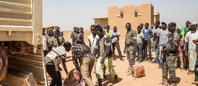 Quelque 1 400 Soudanais ayant fui depuis 2017 l'insecurite et l'esclavage en Libye vivent dans ce camp a une dizaine de kilometres de la ville d'Agadez. Depuis 2018, ces Soudanais manifestent regulierement a Niamey et a Agadez pour exiger une acceleration de leur installation dans des pays d'accueil, notamment en Europe.
