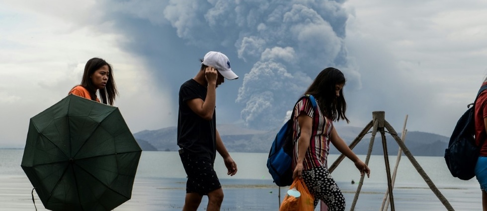 Les Philippines en alerte apres le reveil du volcan Taal