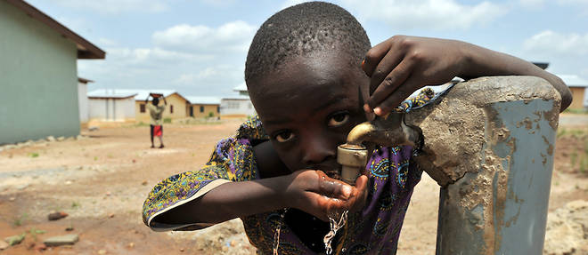 Parmi les priorites des objectifs de developpement durable a atteindre pour contenir la pauvrete, l'acces a l'eau.
