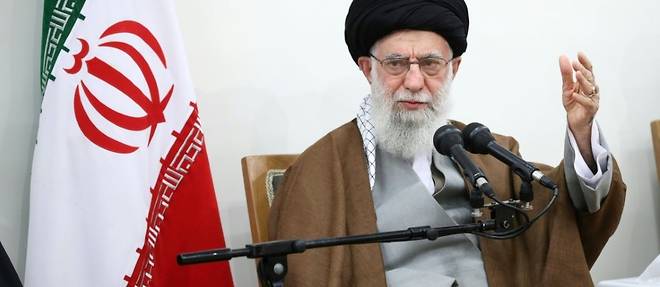 Iran: le guide supreme doit presider la grande priere hebdomadaire