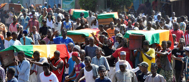 Les manifestations a Conakry charrient leur lot de victimes, le tribut a une crise politique majeure pour la Guinee.

