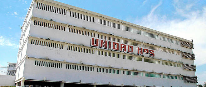 L'un des cinq blocs de de la prison "Combinado del Este" a la Havanne en mars 2004.
