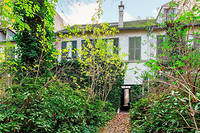 En plein Paris, un immense h&ocirc;tel particulier et son jardin sont &agrave; vendre