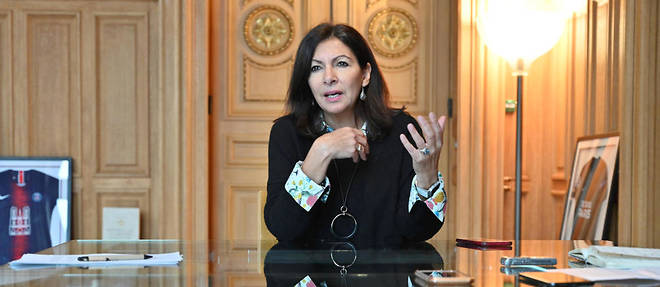 Anne Hidalgo dans son bureau a la mairie de Paris.
