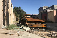  Après une frappe menée par les forces du général Haftar sur Tripoli, le 4 janvier 2020.  
