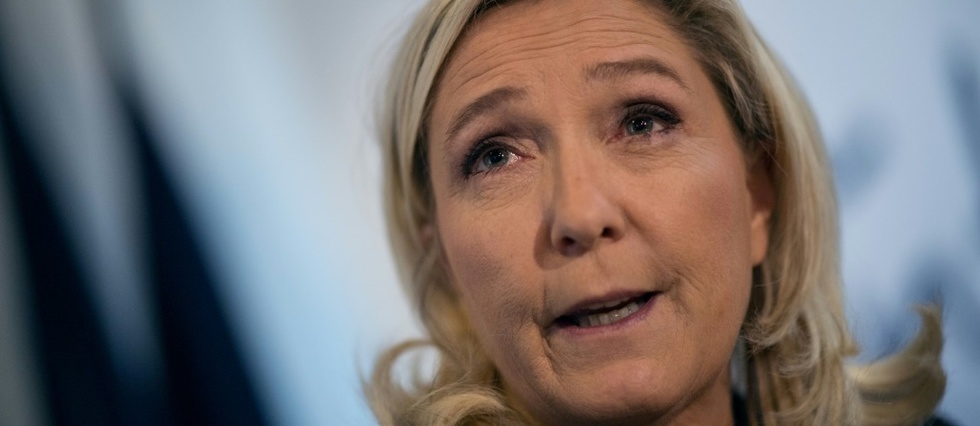 Coronavirus: Marine Le Pen appelle a envisager une suspension de vols venant de Chine