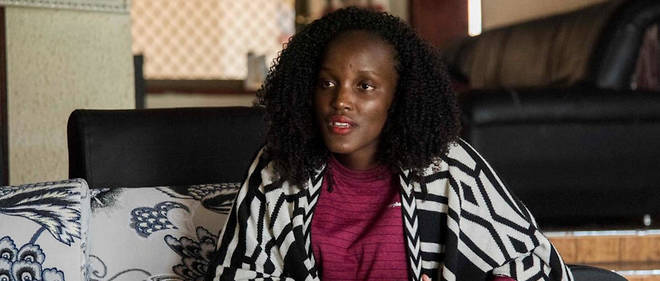 La disparition de la militante ougandaise de 23 ans Vanessa Nakate dans une photo de l'AP est une realite qui tend a minorer le role des Africain(e)s dans la lutte contre le  changement climatique.  
