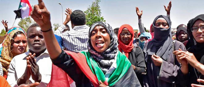 Des manifestants soudanais, en avril 2019.
