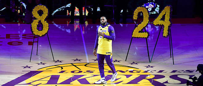 LeBron James a pris la parole au Staples Center pour rendre hommage a son << grand frere >>.
