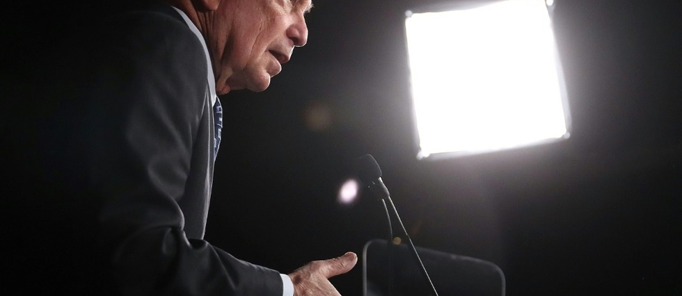 Presidentielle 2020: loin de l'Iowa, Michael Bloomberg avance ses pions