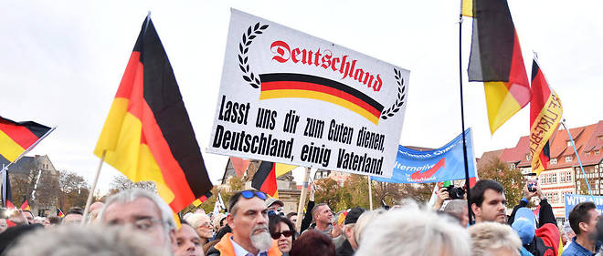 Rassemblement de supporteurs de l'AfD a Erfurt lors de la campagne pour les elections regionales en Thuringe.
