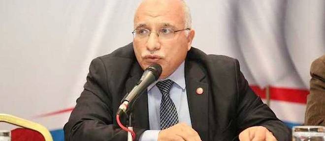 Abdelkarim Harouni a explique que le parti islamiste Ennahdha retirait tous ses candidats au gouvernement Fakhfakh.
