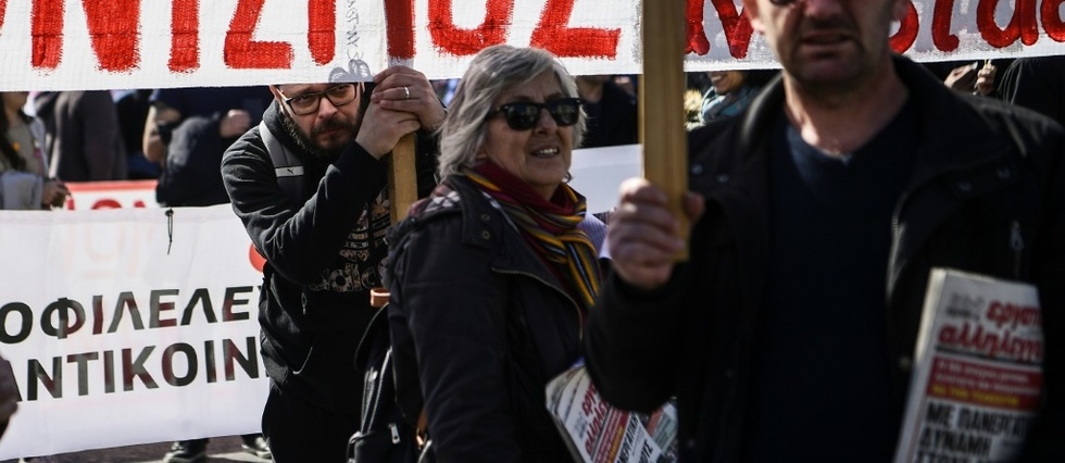 La Grece au ralenti, greves et manifestations contre une reforme des retraites