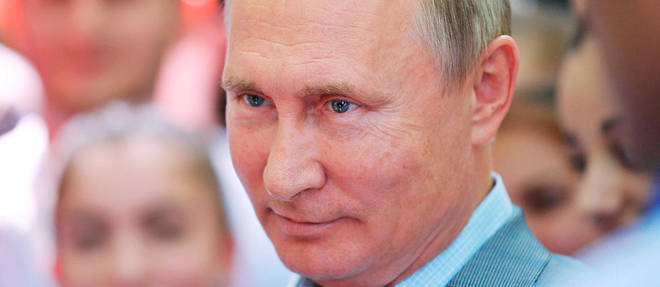 Le president russe Vladimir Poutin n'est pas un habitue des bains de foule.
