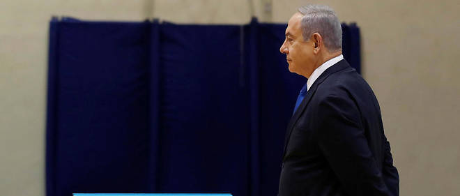 Le Premier ministre sortant Benyamin Netanyahou, candidat du Likoud, dans son bureau de vote de Jerusalem.  
