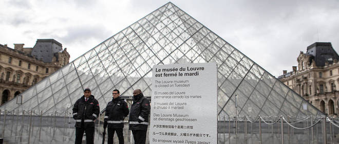 Les salaries du musee du Louvre ont exerce leur droit de retrait dimanche 1er et lundi 2 mars, s'estimant exposes a l'epidemie de coronavirus.
