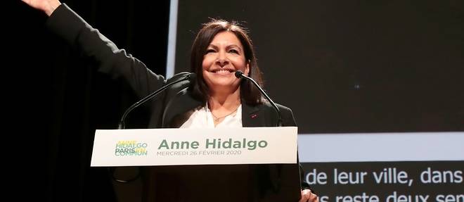 Anne Hidalgo veut reserver des voies "aux vehicules propres" dans Paris