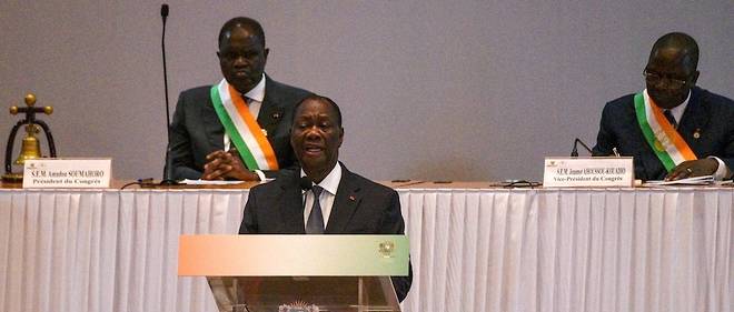 La premiere session extraordinaire du Parlement ivoirien s'est tenue ce jeudi a la fondation Felix Houphouet-Boigny de Yamoussoukro, en presence du president de le Republique, Alassane Ouattara, qui a prononce un discours sur l'etat de la nation dans lequel il a annonce son intention de ne pas briguer un troisieme mandat. 
