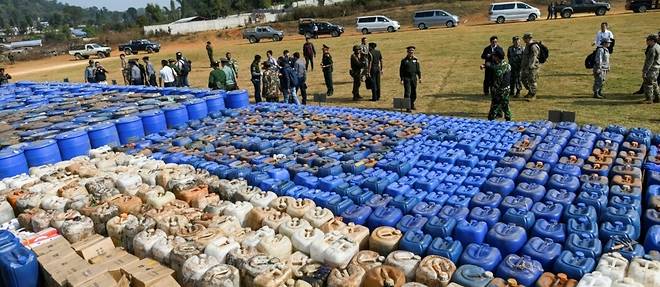 Une mer de meth, saisie record de drogues par l'armee birmane