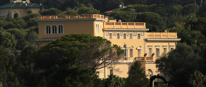 La villa Les Cedres a ete vendue 200 millions d'euros apres avoir ete sur le marche pendant trois ans. 
