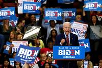 Primaires d&eacute;mocrates: Joe Biden aborde en favori son premier duel avec Sanders