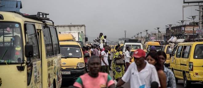 Le ministre congolais de la Sante, Eteni Longondo, a annonce qu'un patient atteint du coronavirus avait ete identifie a Kinshasa. Il s'agit d'un Congolais de 52 ans, qui revenait de France.
