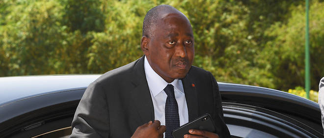 Le Premier ministre ivoirien Amadou Gon Coulibaly, tres proche du president Alassane Ouattara, a ete designe dans la nuit de jeudi a vendredi candidat du parti au pouvoir a la presidentielle du 31 octobre, qui s'annonce tendue.
