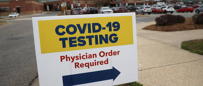 Une pancarte indique un centre de depistage du coronavirus Covid-19 dans le Maryland.
