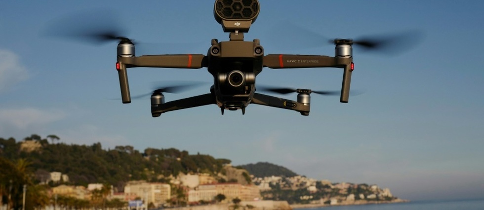 Drone, Prom' fermee, couvre-feu: Nice durcit le ton pour confiner ses habitants