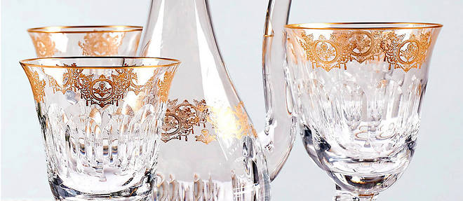 Broc a eau et verres, modele Imperial, parmi les 1 500 lots du Ritz disperses.