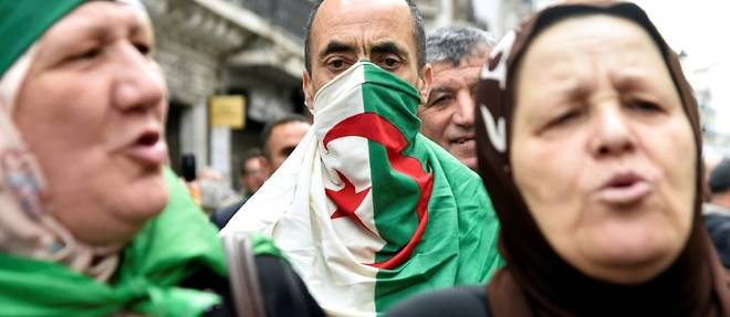 En Algerie, le "Hirak" force de muter face au coronavirus