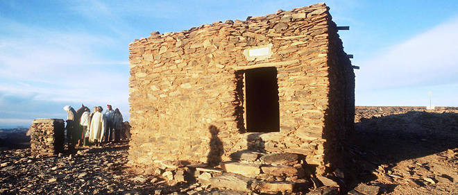 Photo datee de 1976 de l'ermitage du pere de Foucauld, qui est une simple maison en pierre de dimension modeste sur le plateau de l'Assekrem, dans le Hoggar du Tassili, en Algerie. 
