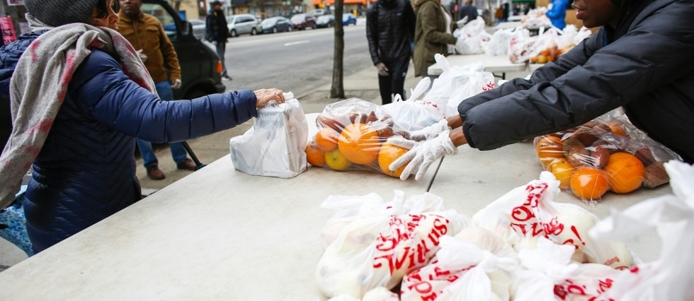 Chomage record: la demande explose pour les banques alimentaires new-yorkaises