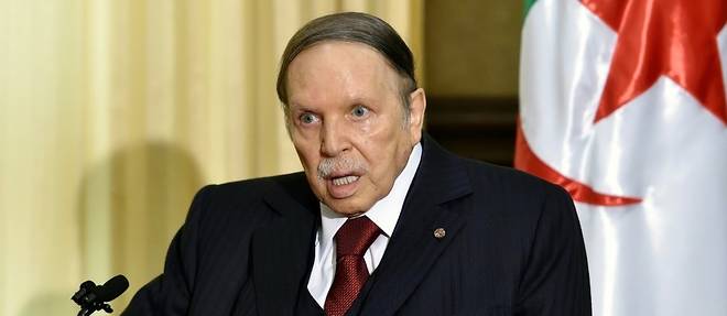 Algerie: un an apres sa chute, Bouteflika mure dans la solitude