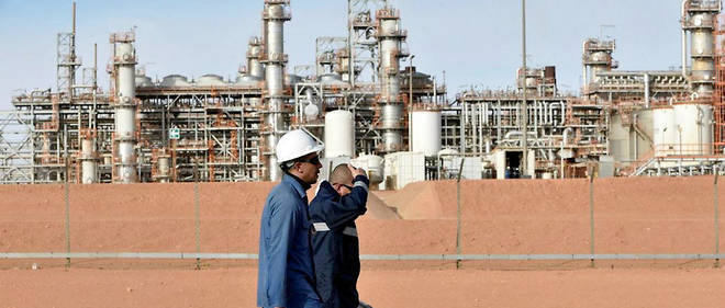 Tres dependante des hydrocarbures, l'Algerie doit faire face a un defi economique et sanitaire.

