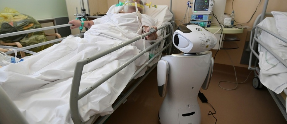 Virus: en Italie, des robots au chevet des malades