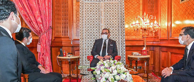 Le roi Mohammed VI est en premiere ligne avec son ministre de l'Economie pour agir sur le plan budgetaire et autres afin de contrer les effets negatifs du Covid-19 sur l'economie marocaine. 
