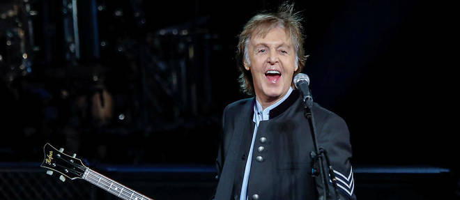 C'est Paul McCartney qui a ecrit les paroles de "Hey Jude".
