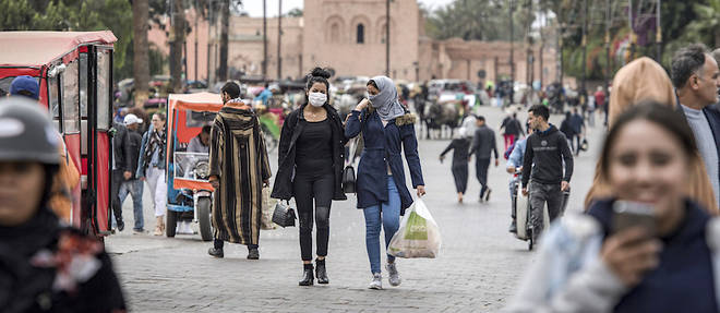 A Marrakech, on mesure combien le Covid-19 est bien pris en compte a travers les masques portes par les habitants sortis faire leurs courses.
