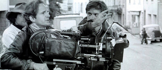 Francois Truffaut, sur le tournage de << L'Argent de poche >>, en 1976.
