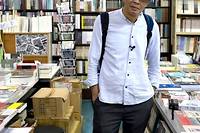 Un libraire prod&eacute;mocratie de Hong Kong l&egrave;ve 90.000 euros pour sa librairie &agrave; Ta&iuml;wan